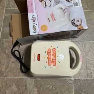Babycakes Donut Maker in Cream
